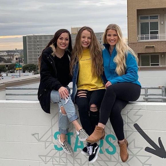 Meet your Posher, Lauryn - Picture 8 of 8